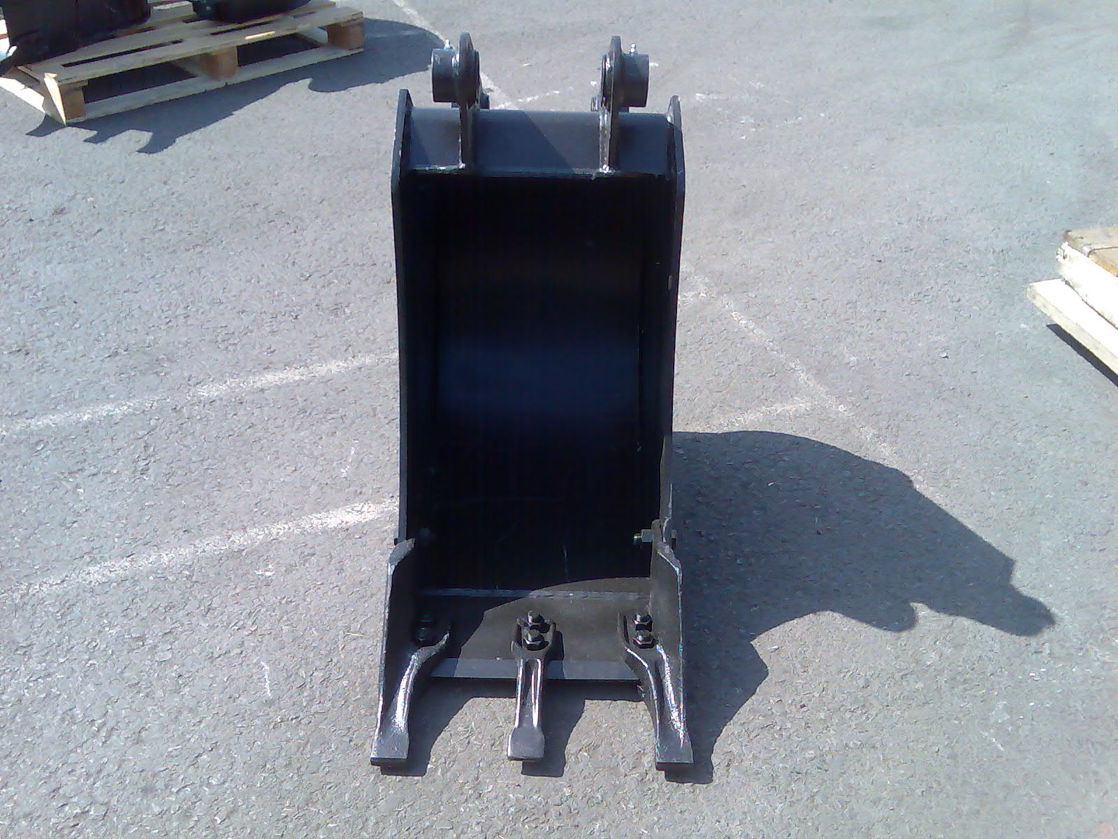 MC Plant Spares Products / Buckets / Backhoe Buckets